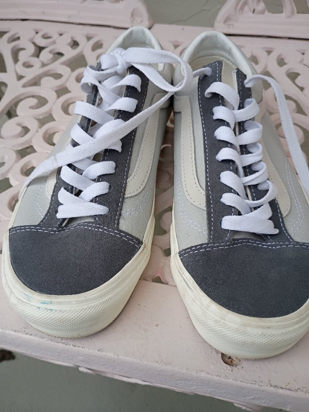 Vans 8.5 women, 7 men